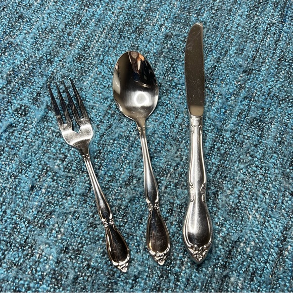 Oneida Community Stainless Chatelaine Silverware Vintage Flatware Set - Picture 1 of 5